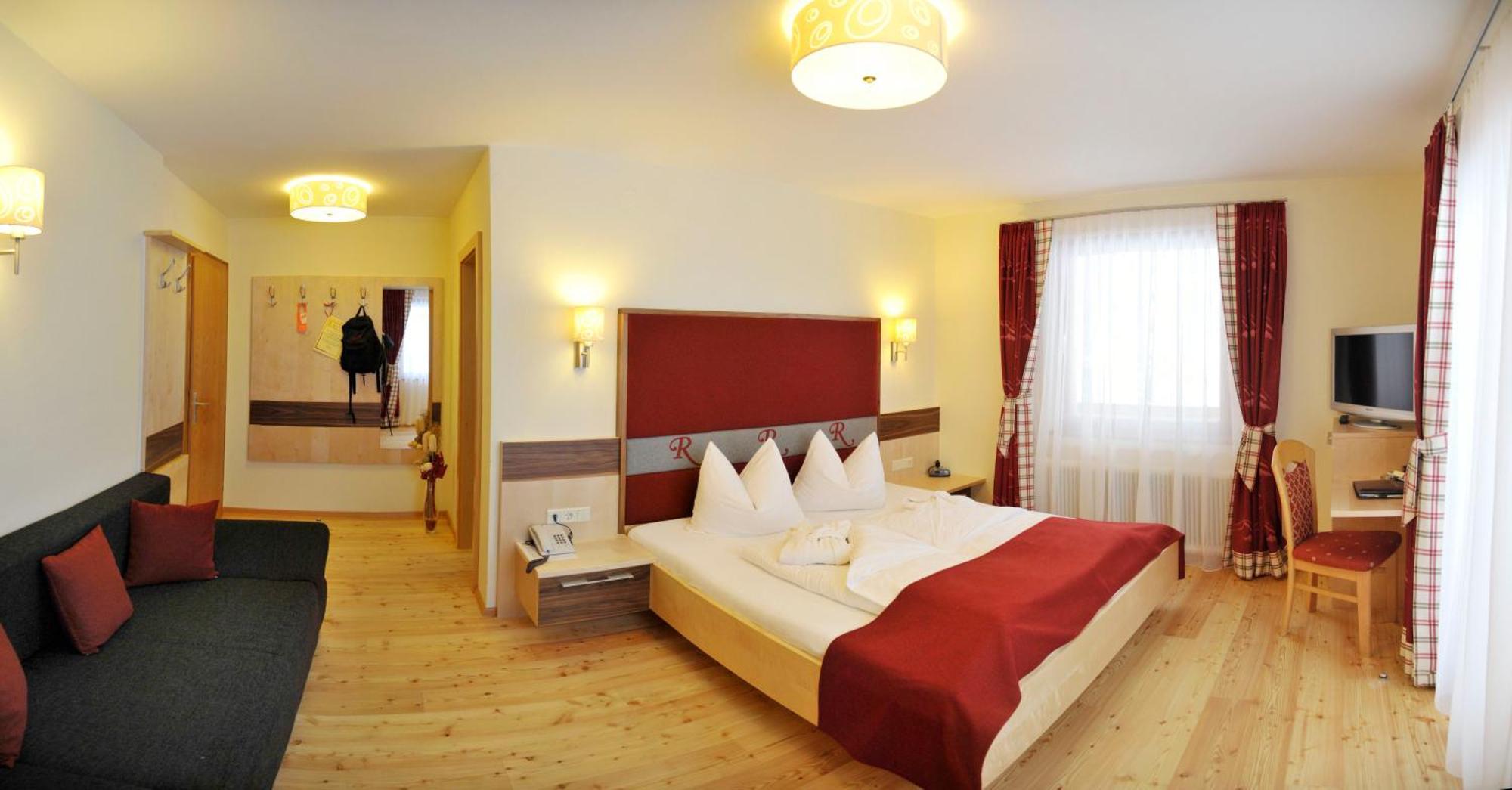 Hotel Roesslhof Ramsau am Dachstein Room photo