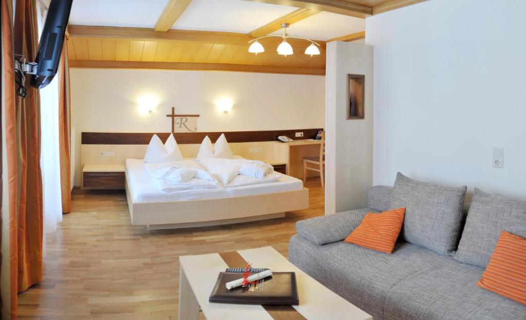 Hotel Roesslhof Ramsau am Dachstein Room photo